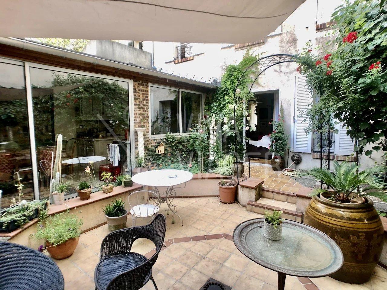 827e31a75c77b3552c482476e5ccb08a_ad573a139e_1280-original-27080