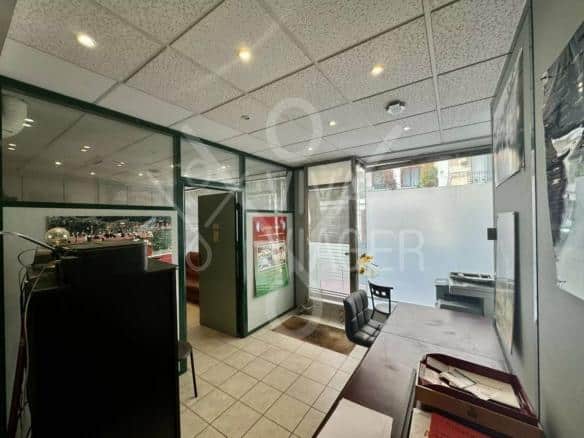 Local commercial de 52 m2  –  Nue-Propriété – Levallois-Perret