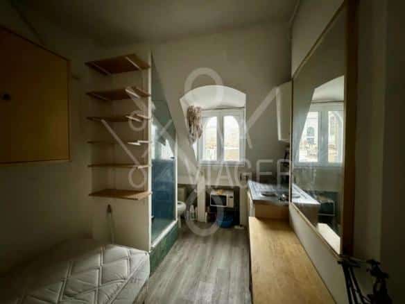Chambre de Service Paris 8ème – Viager Libre