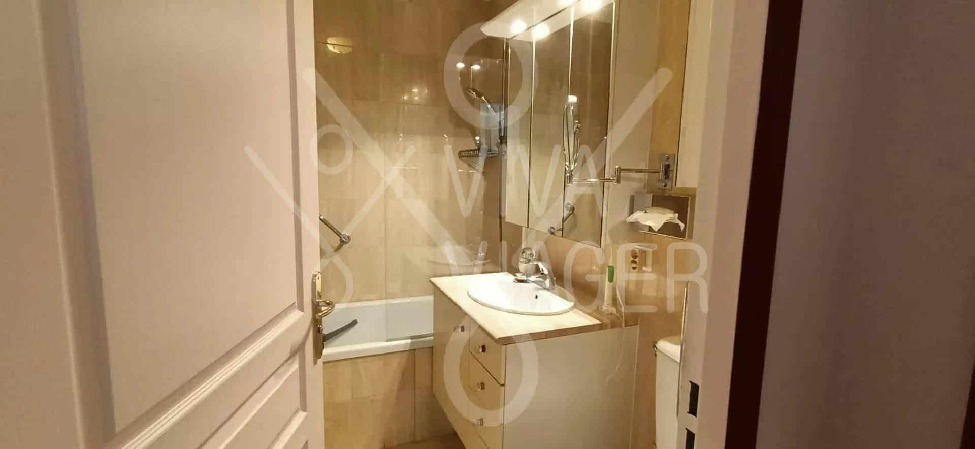 1adb9a98b5bc26fc28c39e3cbec69eca_78fc273984_1920-original-39476 Appt 3P de 89 m² – Viager occupé –Paris 16ème (Exelmans)