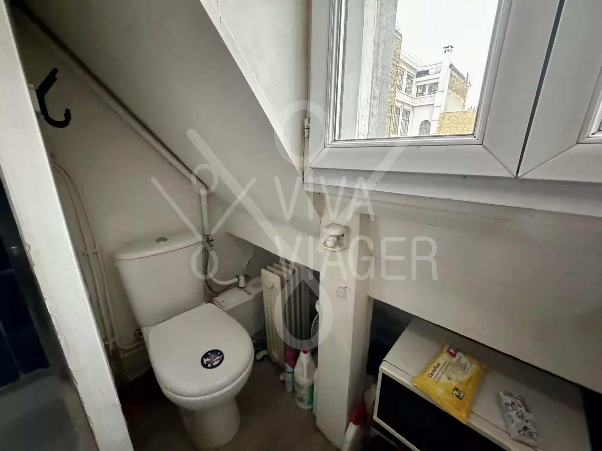Chambre de Service Paris 8ème – Viager Libre