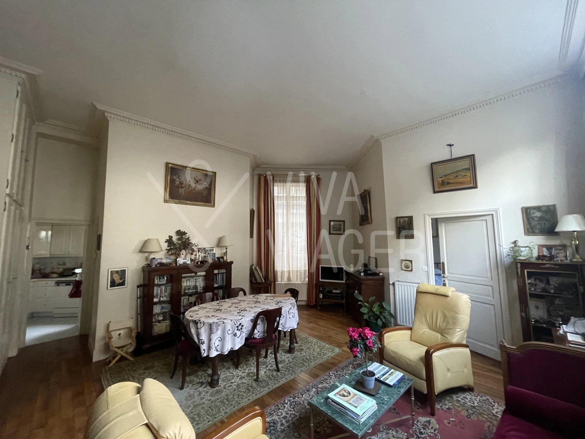 205f0ec9a582a6c3cfde7379a7e589dd_67639fb6ef_1920-original-38404 APPT 2P 59 m² – Viager Occupé – Paris 15ème