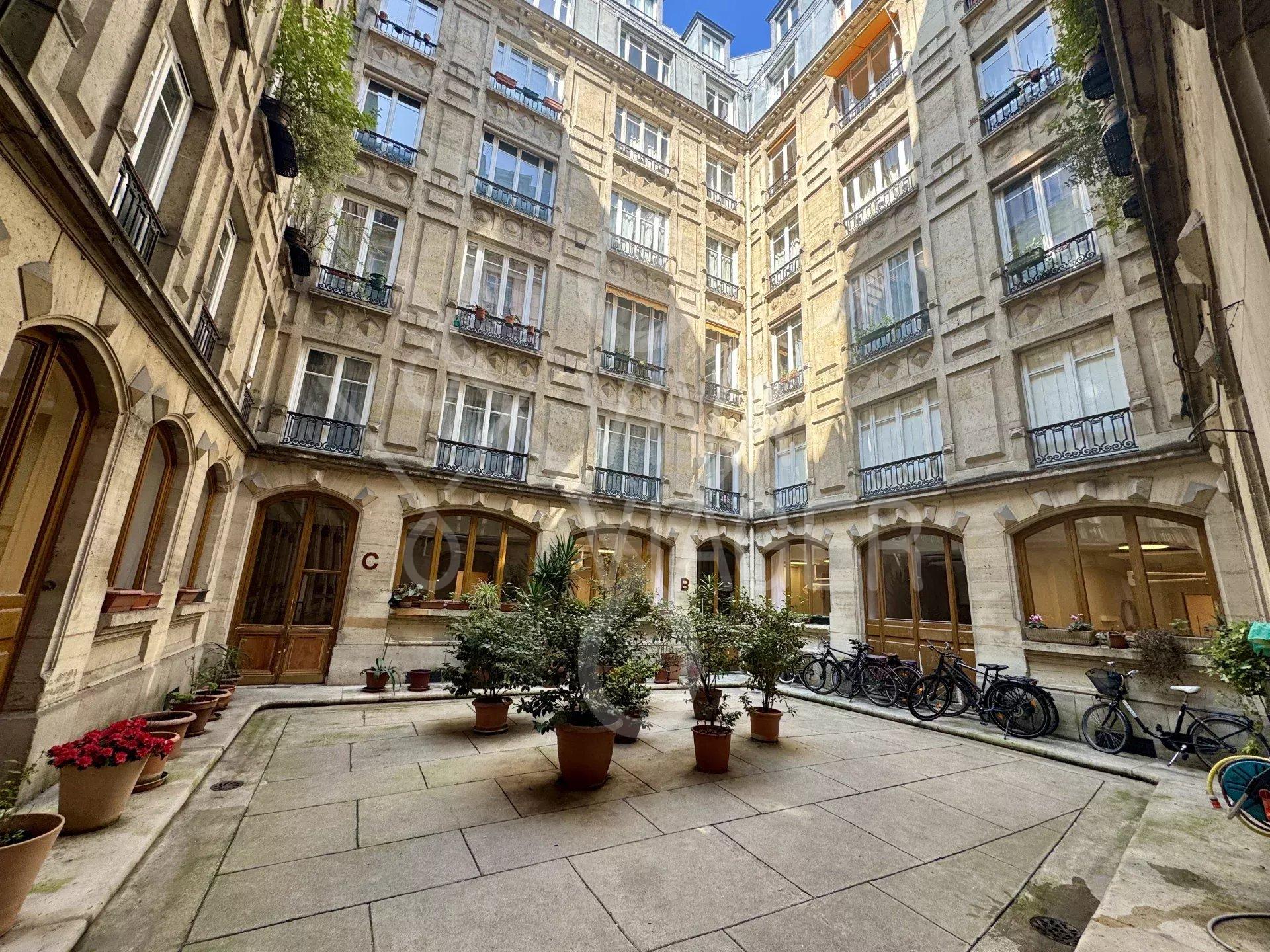 251eb6eb9337e36d04ca08ac8000e327_bbcc550790_1920-original-39636 Appt 4P 78m² avec balcon – Nue-propriété – Paris 9ème