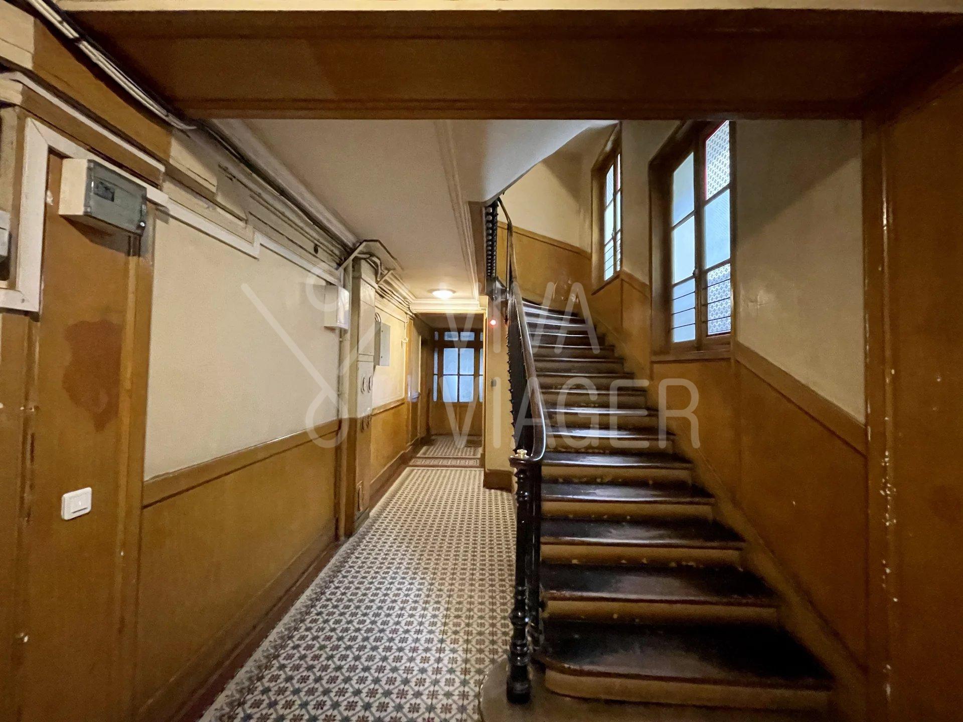3692cc9aea18d4f57dbaaf25df328767_602793266d_1920-original-38290 Appt 2P de 36 m² – Viager occupé– Paris 18