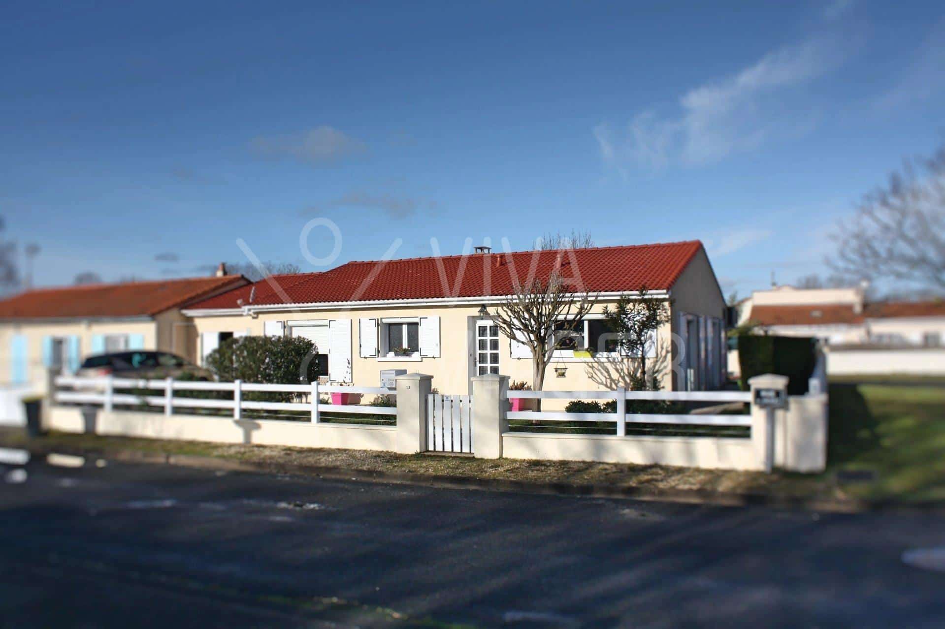 390de1e95d5e78257f1d653e609c78b7_6c5f2d1666_1920-original-38483 Maison – Viager occupé – SAUJON (Charente-Maritime)