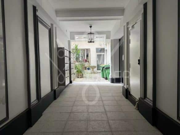 Chambre de Service Paris 9ème – Viager Libre