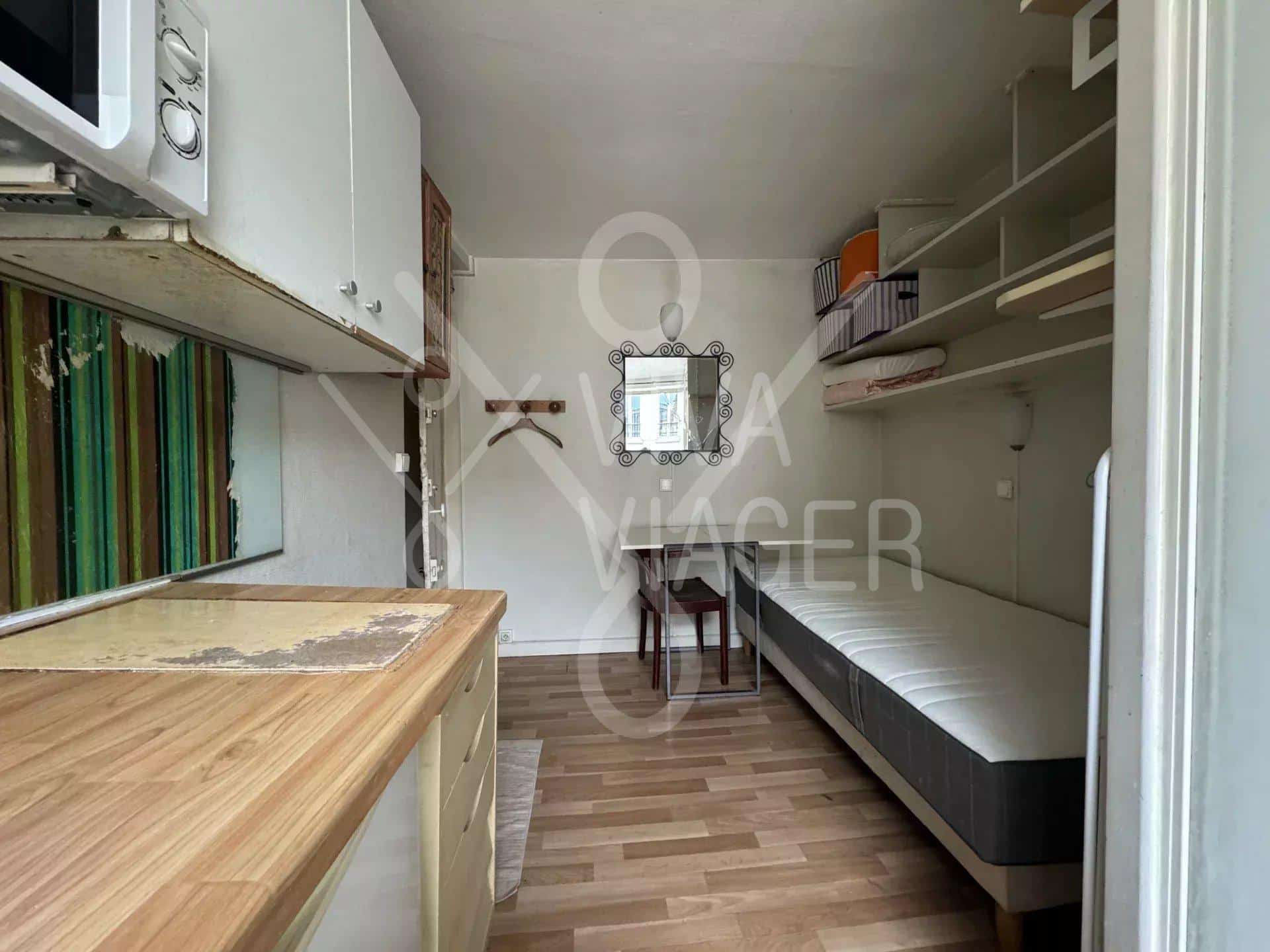 6a7eca7a9eb6ed283891e8e9cf5f56a8_0da43c3716_1920-original-38823 Chambre de Service Paris 3ème – Viager Libre