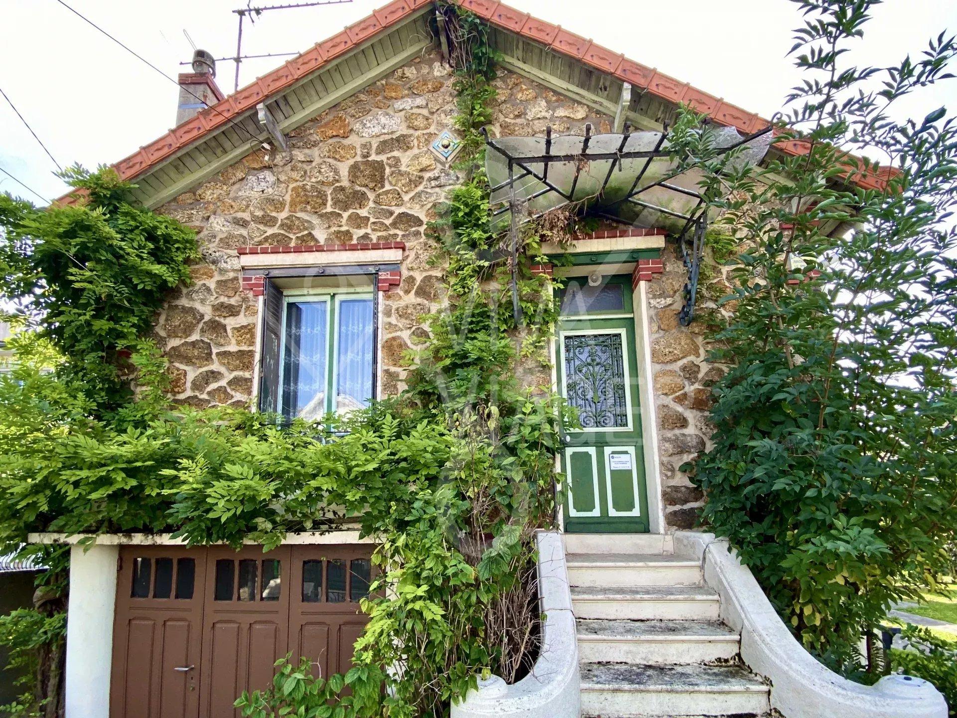 7387ad32311b49788ac8967361582959_e7b3152273_1920-original-38877 Maison meulière 4 P – Viager Occupé – Livry Gargan