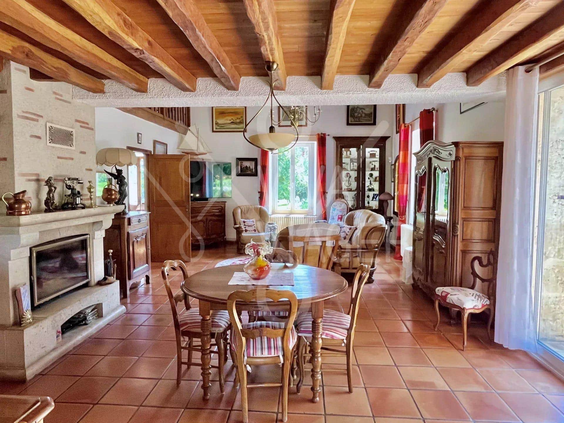 7409d517db12b15f7a90dd20411c1688_1fa0d94111_1920-original-40008 Maison en pierre 200 m² – – Vente à terme libre – Fals (47) – Parc arboré de 8 000 m²