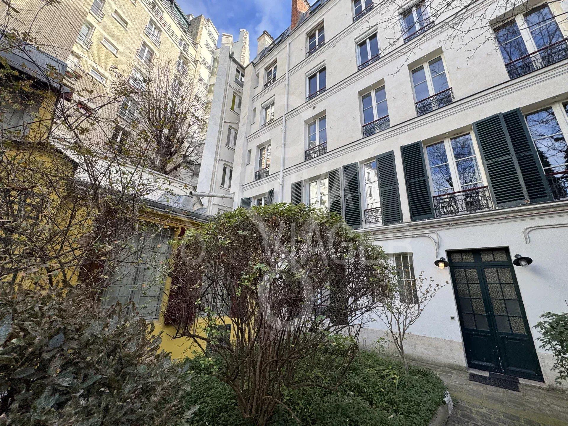 8f559a2fc4422276c6431886012d4cee_f815afa74c_1920-original-40158 Studio 26m² – Viager occupé – Paris 9ème