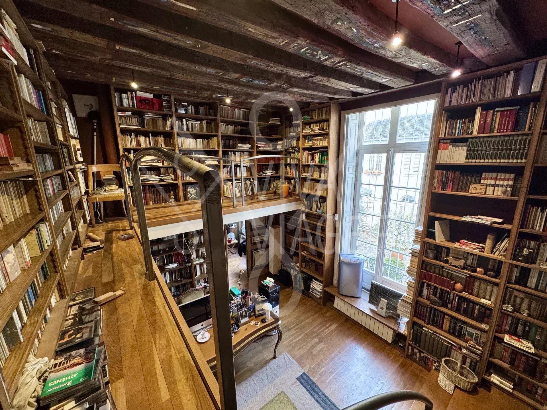 937172e9f2f2592a2dd221520ea13369_b6d436e676_1920-original-39915 Duplex 237m² – Viager occupé – Paris 3ème