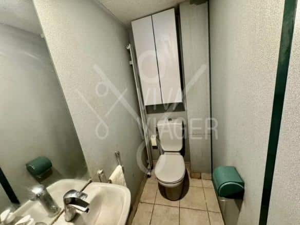 Local commercial de 52 m2  –  Nue-Propriété – Levallois-Perret