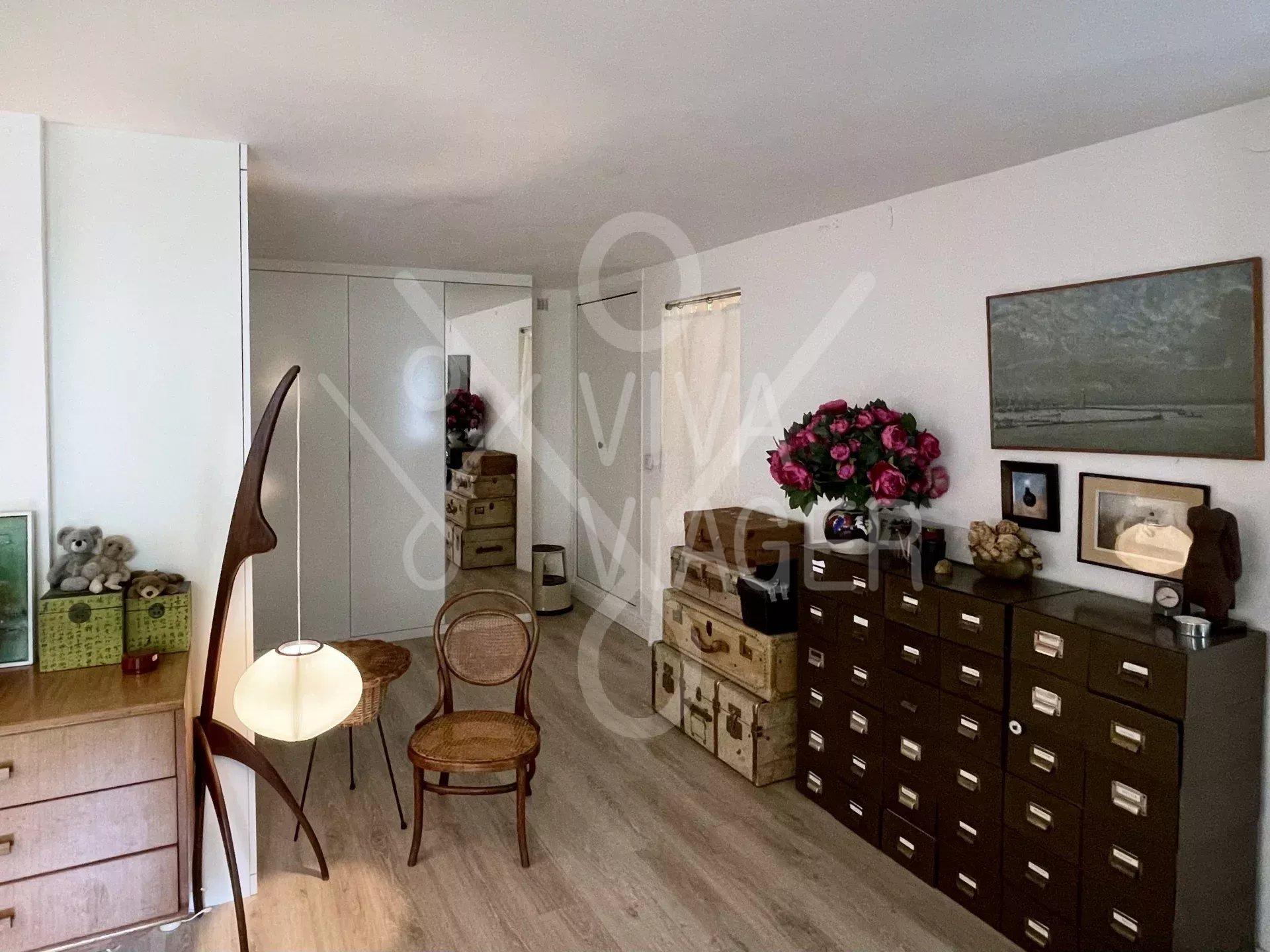 a67a33b75d80e66e270cb8be474cd469_b22e000471_1920-original-39995 Appt 80m² avec jardin 53m² – Viager occupé – Paris 4ème