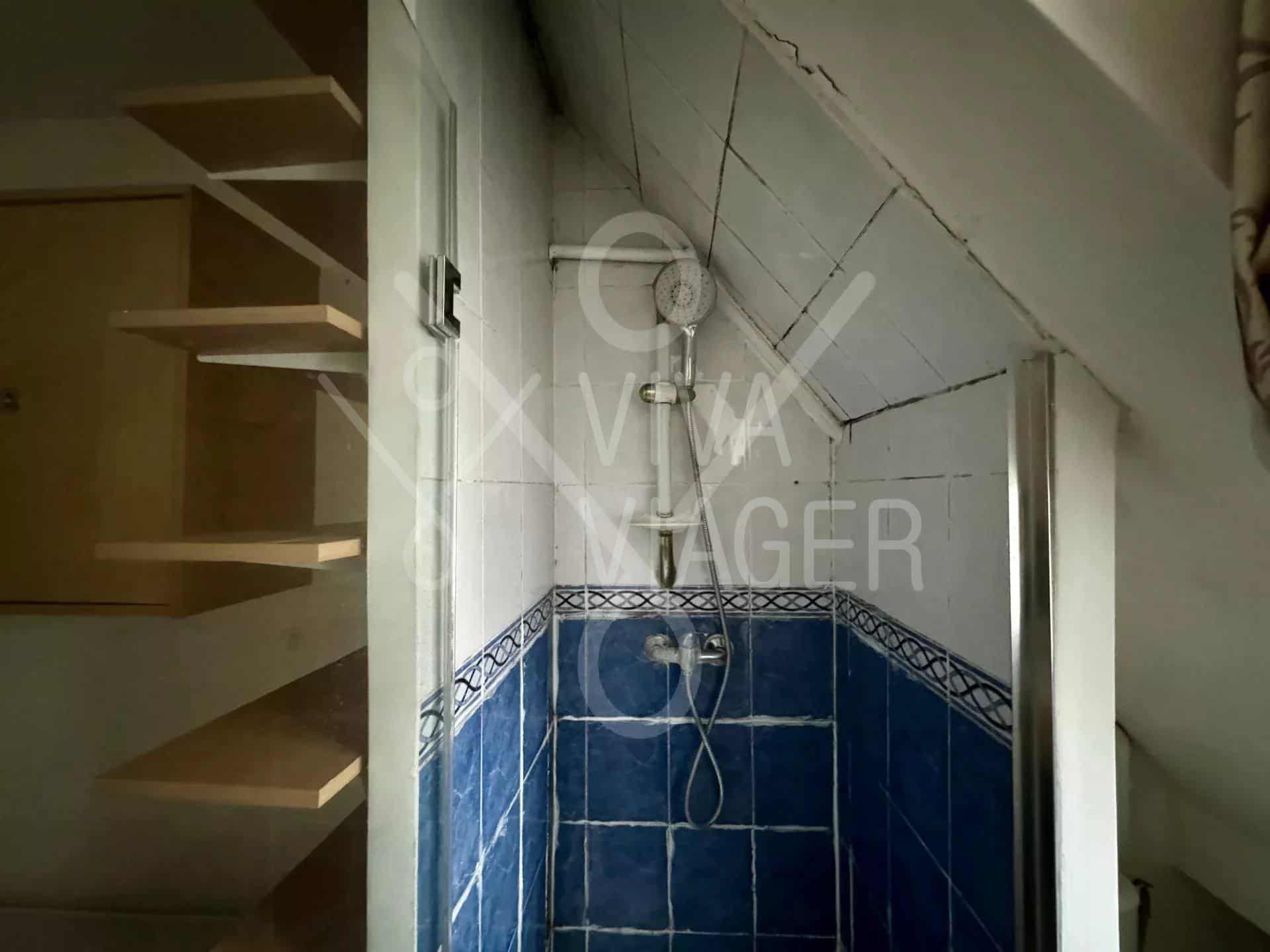 Chambre de Service Paris 8ème – Viager Libre