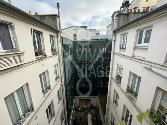 Chambre de Service Paris 9ème – Viager Libre