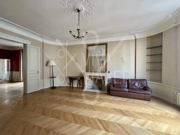 APPT 5P 179m² – Vente à terme Libre – Paris 8ème