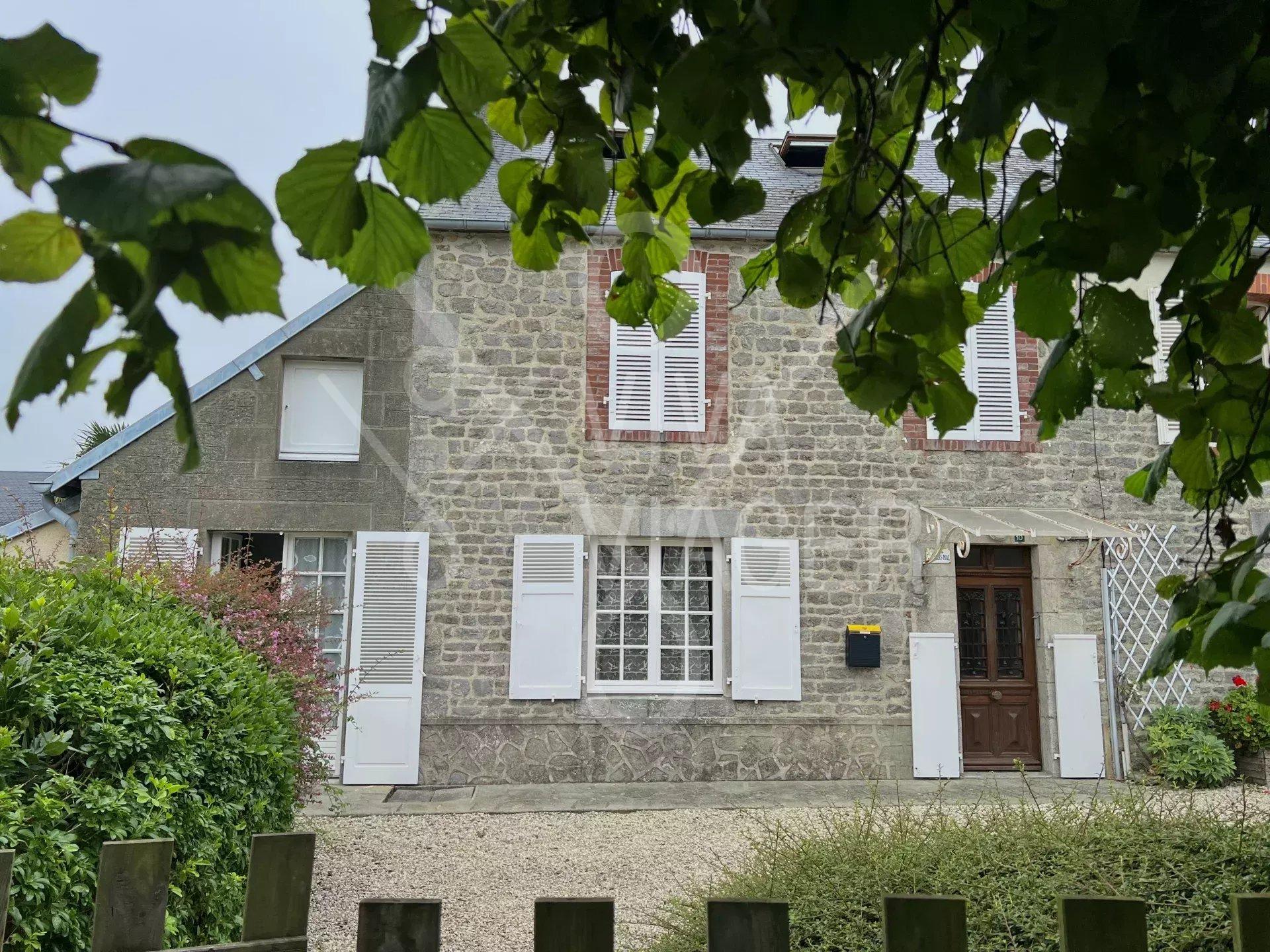 eaf52d0cd651a6ccc8472d563fb63a72_d95f274696_1920-original-39731 Maison 5P 113m2 – Hauteville-sur-mer – Viager occupé