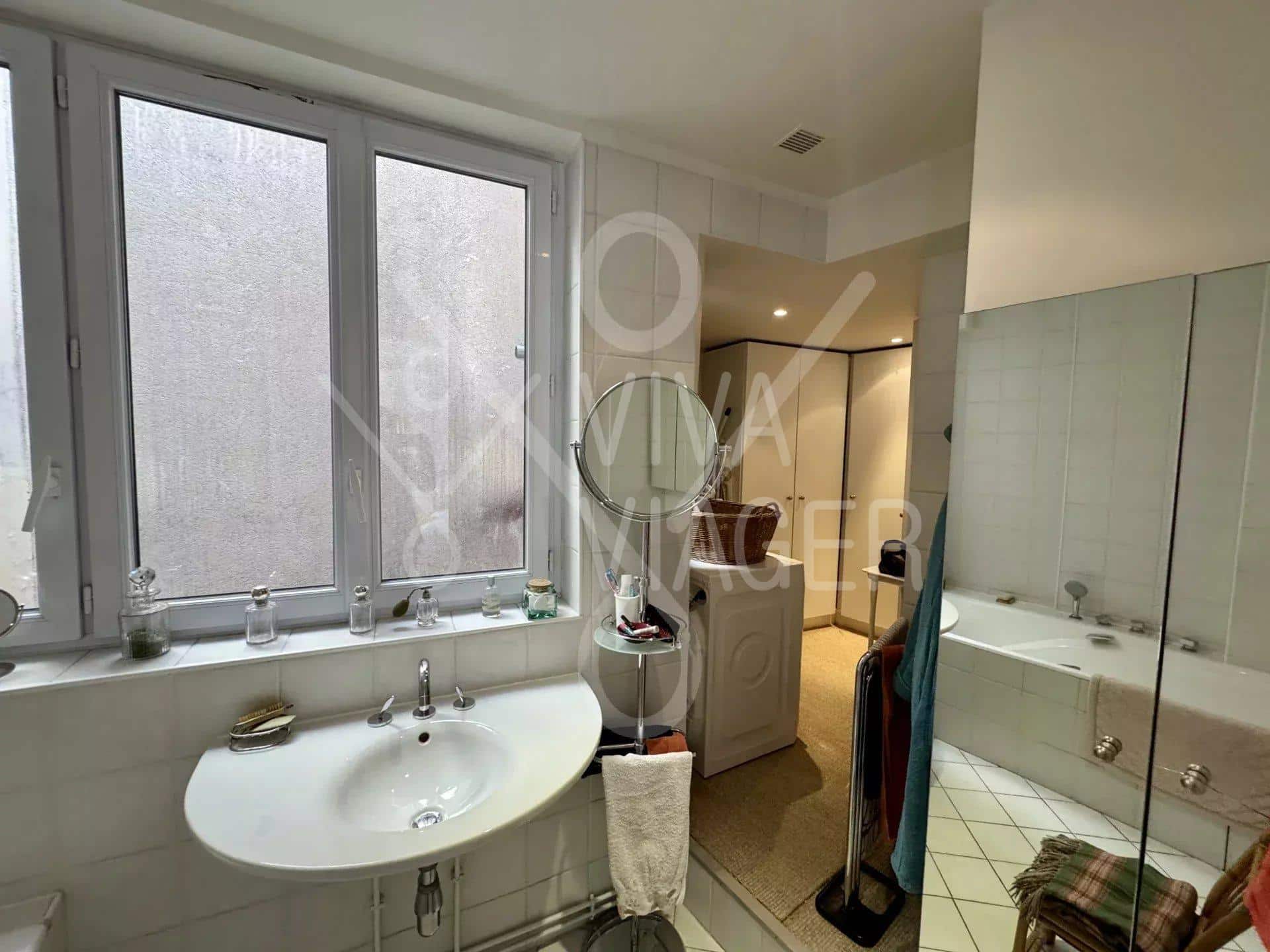 eb8928da3d96c02a2d97e37c9b5edcbe_fc958507da_1920-original-39636 Appt 4P 78m² avec balcon – Nue-propriété – Paris 9ème