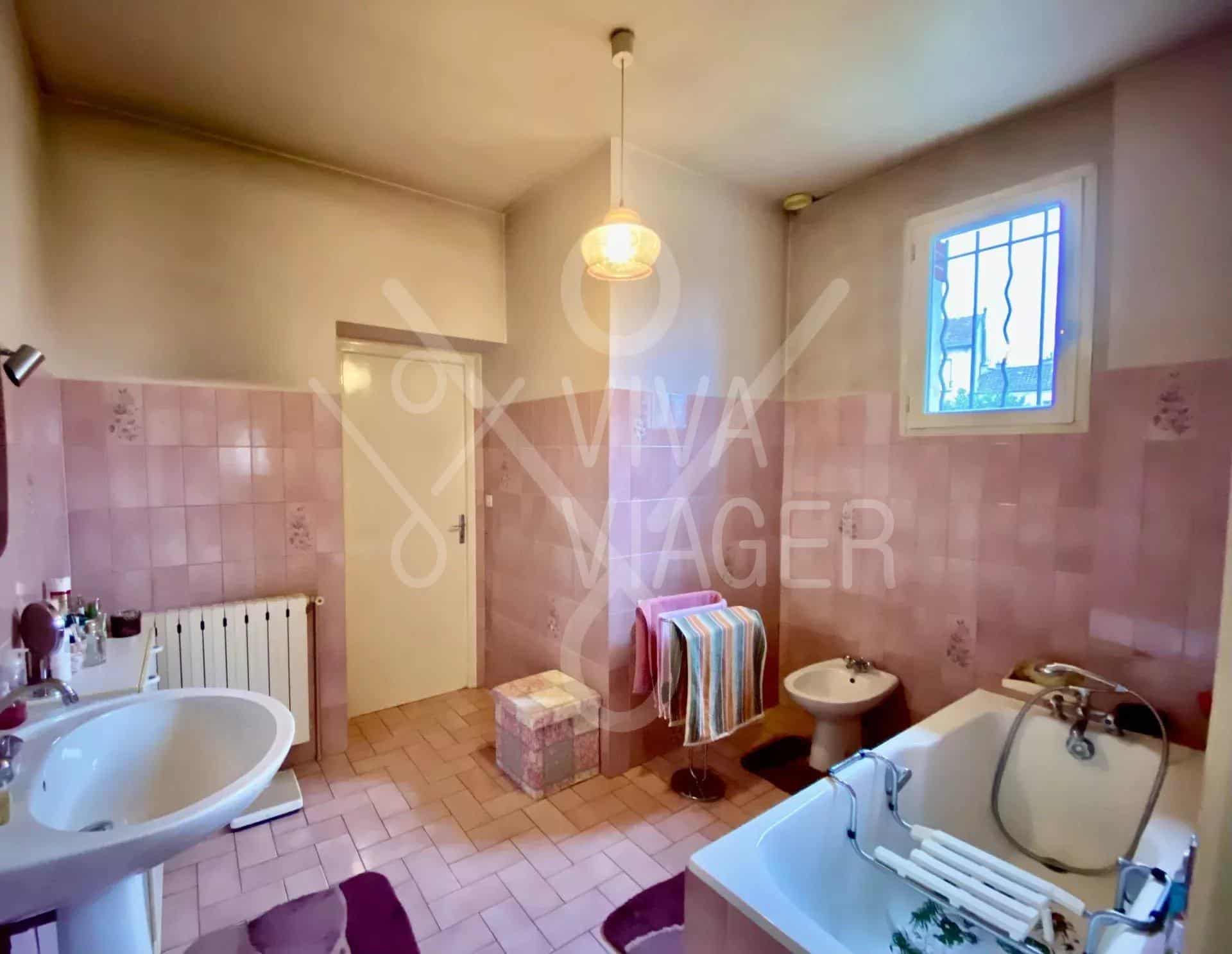 eeb3b9151d2fb0f87315dc9eab0b1139_b627c621e0_1920-original-38877 Maison meulière 4 P – Viager Occupé – Livry Gargan