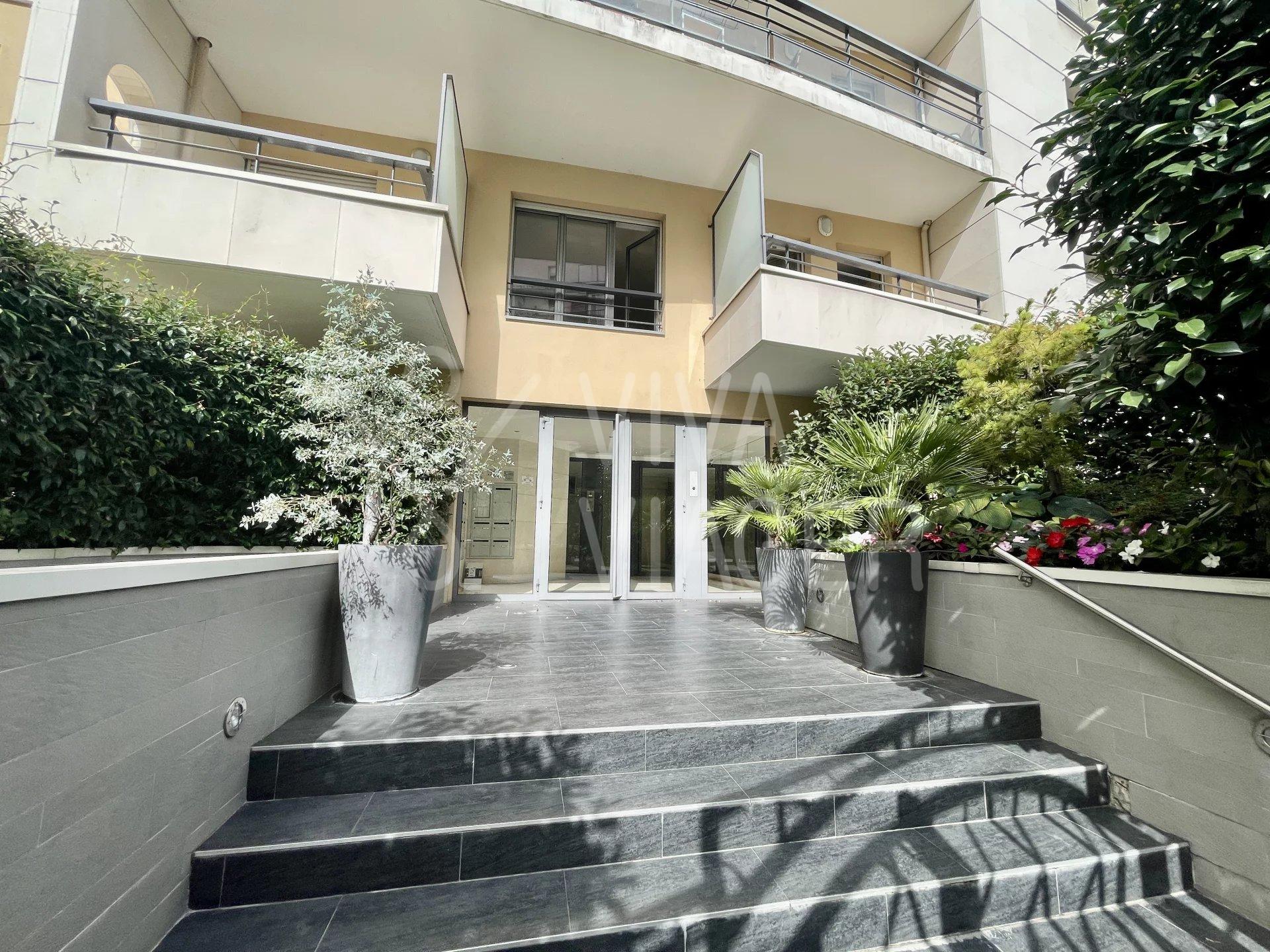 f01e5b38053a6273a758e331a5eea429_e800a4a192_1920-original-38607 Appt 2P de 51 m²- Viager occupé – Paris 15
