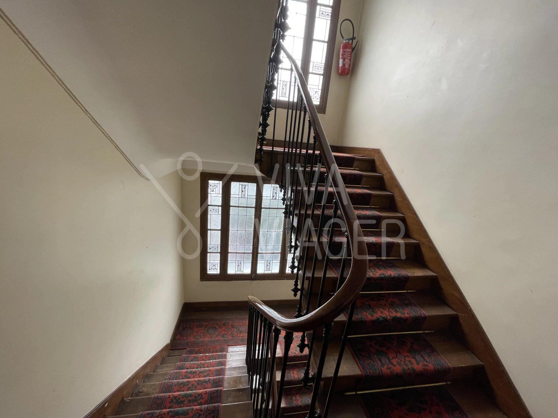 f463f793c5cf9504369564844b3bc101_ffe7d455ca_1920-original-38305 Studio de 30m – Viager libre – Paris 18