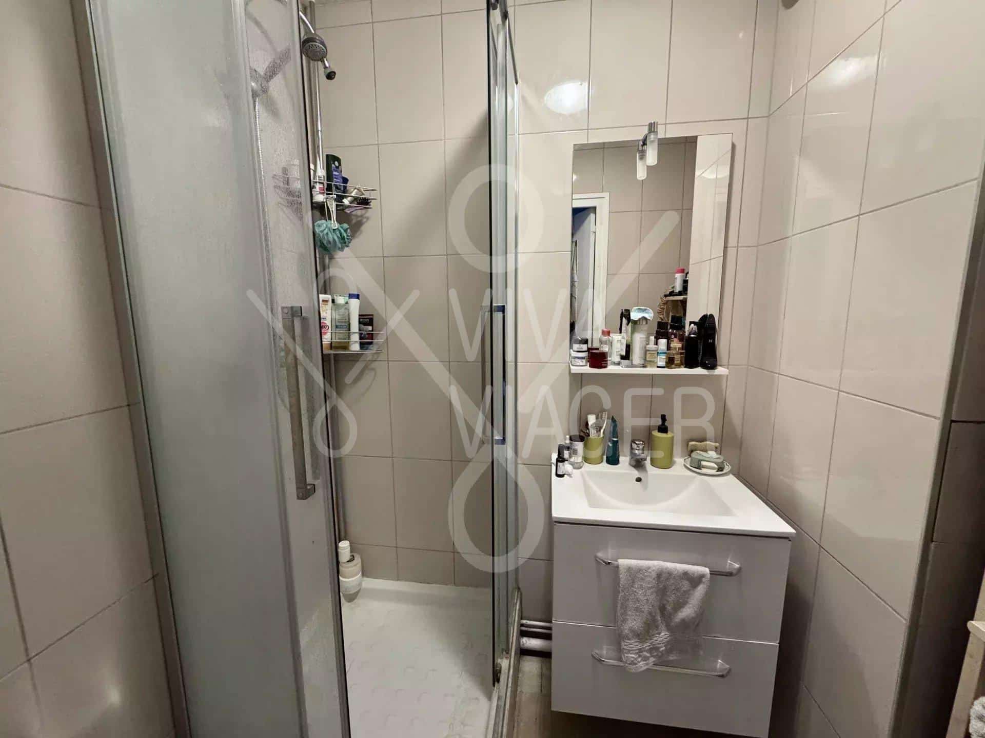 f9b5499051fda1e2760ff65bd00333dd_1a04cac65e_1920-original-40218 Appt 2P 44m² – Vente à terme libre – Paris 11ème